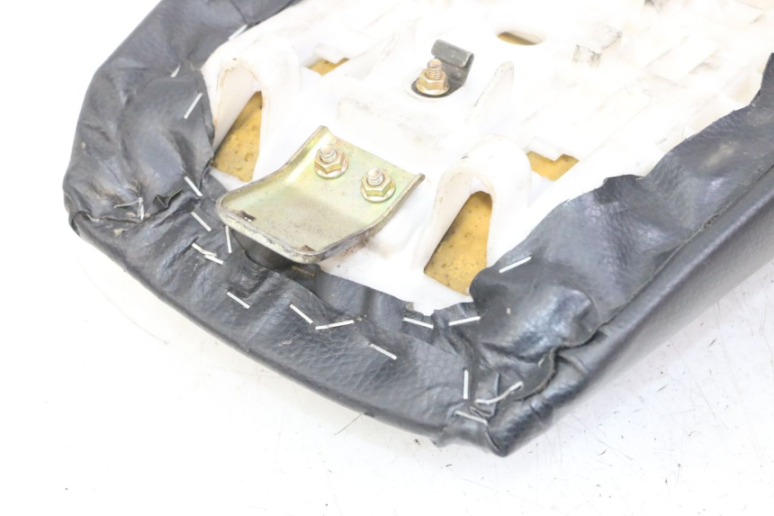 photo de SELLE YAMAHA FZS FAZER 600 (2001 - 2003) - Caratteristiche distintive