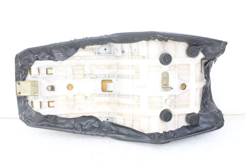 photo de SELLE YAMAHA FZS FAZER 600 (2001 - 2003) - Zoom sui componenti