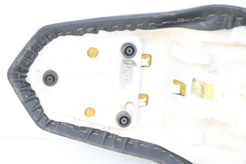 photo de SELLA YAMAHA XJ6 600 (2008 - 2016) - Caratteristiche distintive