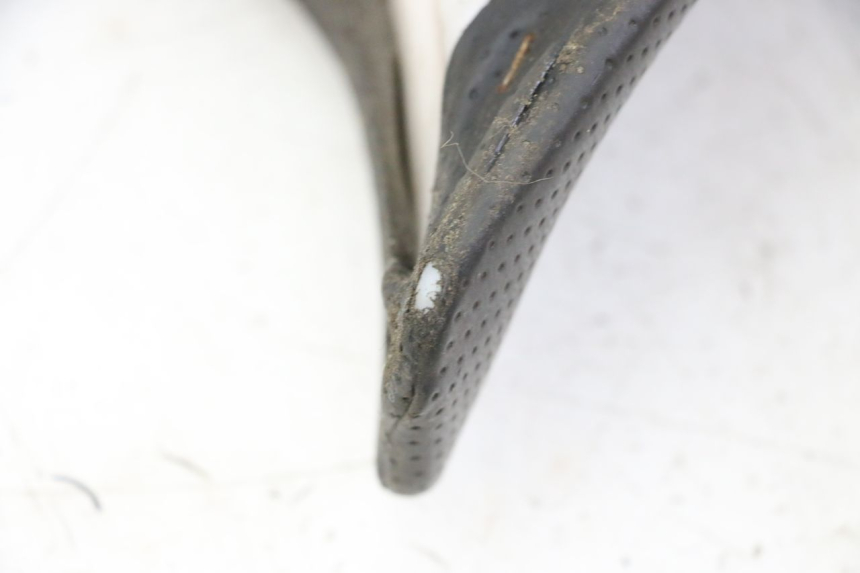 photo de SELLA YAMAHA XJ6 600 (2008 - 2016) - Stato della superficie e materiale