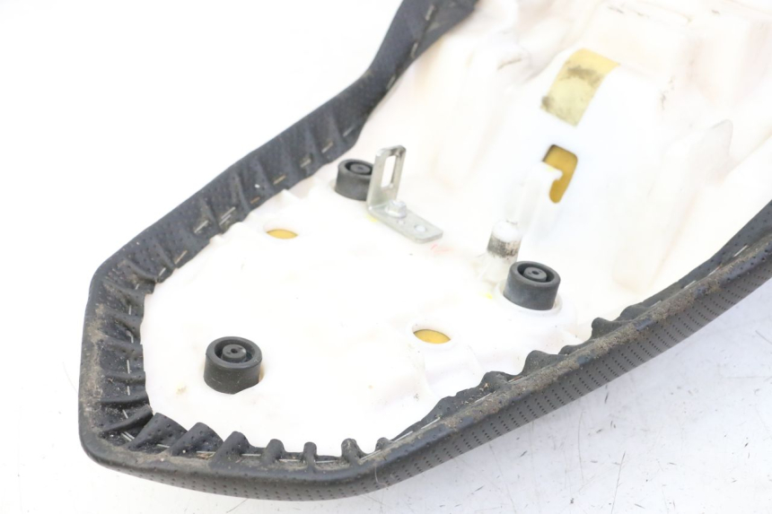 photo de SELLA YAMAHA XJ6 600 (2008 - 2016) - Marcature e riferimenti originali