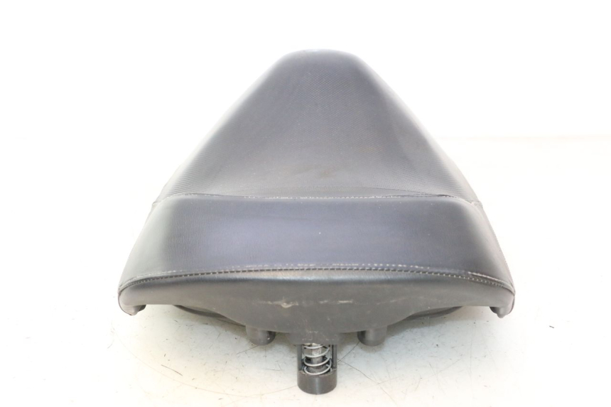 photo de SELLE YAMAHA YP MAJESTY 125 (2007 - 2010) - Dettagli dei punti di fissaggio