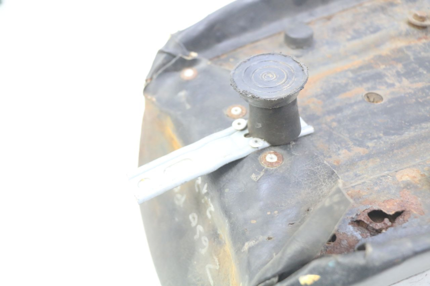 photo de SELLE KAWASAKI ZEPHYR 1100 ( - 1995) - Zoom sullo stato d'uso