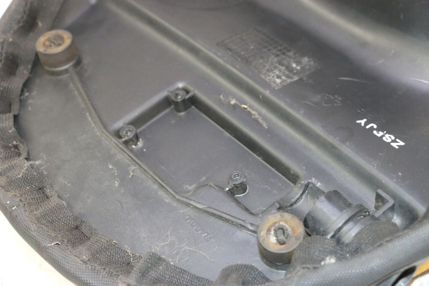 photo de SELLA PIAGGIO ZIP IGET 4T 50 (2021 - 2023) - Ricambio usato controllato