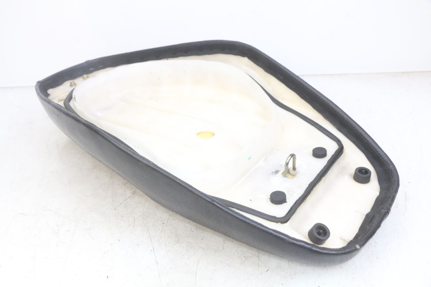 photo de SELLE UNIVERSAL BIKE ZN50QT-11B 50 (2018 - 2021) - Zoom sullo stato d'uso