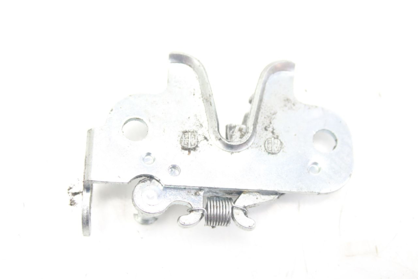 photo de SERRATURA SELLA PEUGEOT KISBEE 4T 50 (2018 - 2022) - Dettaglio del componente