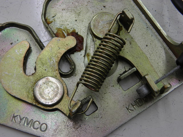 photo de SERRATURA SELLA KYMCO QUANNON NAKED 125 (2010) - Zoom sullo stato d'uso