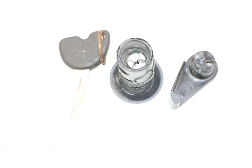 photo de SERRATURA SELLA PIAGGIO NEW TYPHOON 50 (2018 - 2021) - Zoom sullo stato d'uso