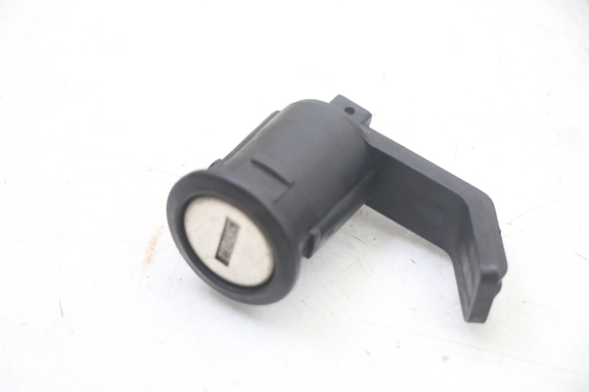 photo de SERRATURA SELLA PEUGEOT SATELIS COMPRESSOR K15 125 (2006 - 2009) - Altra angolazione