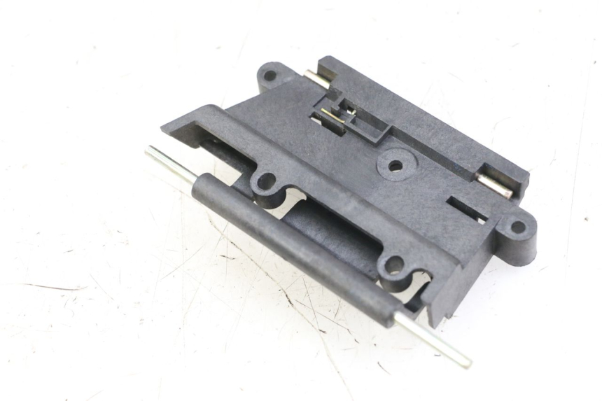 photo de SERRATURA SELLA PEUGEOT VIVACITY 125 (2010 - 2017) - Dettaglio del componente