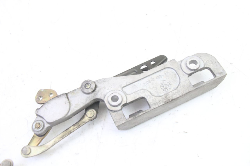 photo de SERRATURA SELLA HONDA ST PAN EUROPEAN 1300 (2002 - 2013) - Dettagli dei punti di fissaggio