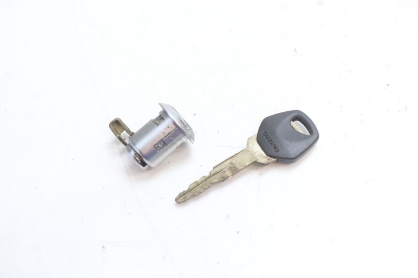 photo de SERRATURA SELLA SUZUKI SV S 650 (2003 - 2009) - Dettaglio del componente