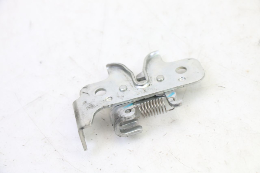 photo de SERRATURA SELLA YAMAHA XMAX X-MAX 125 (2021 - 2025) - Altra angolazione