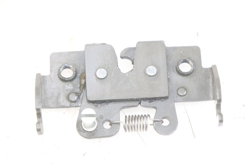 photo de SERRATURA SELLA PIAGGIO X8 125 (2004 - 2007) - Zoom sullo stato d'uso