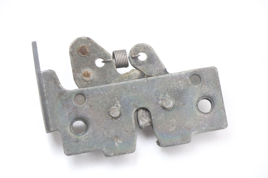 photo de SERRATURA SELLA PIAGGIO X8 125 (2004 - 2007) - Dettaglio del componente