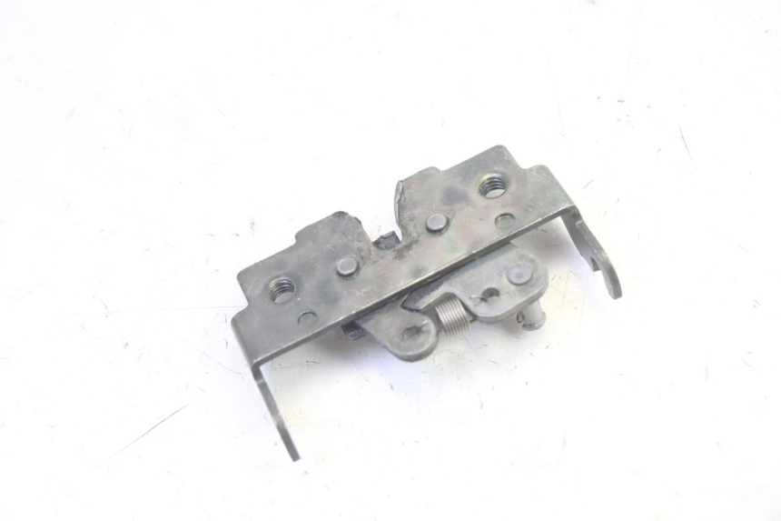 photo de SERRATURA SELLA PIAGGIO X8 125 (2004 - 2007) - Altra angolazione