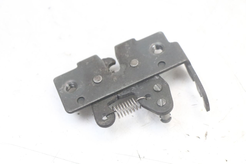 photo de SERRATURA SELLA PIAGGIO XEVO - X EVO 125 (2007 - 2017) - Altra angolazione