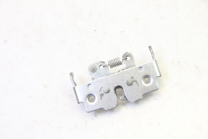 photo de Serratura sella SUZUKI BURGMAN 125 (2007 - 2014) - Zoom sullo stato d'uso