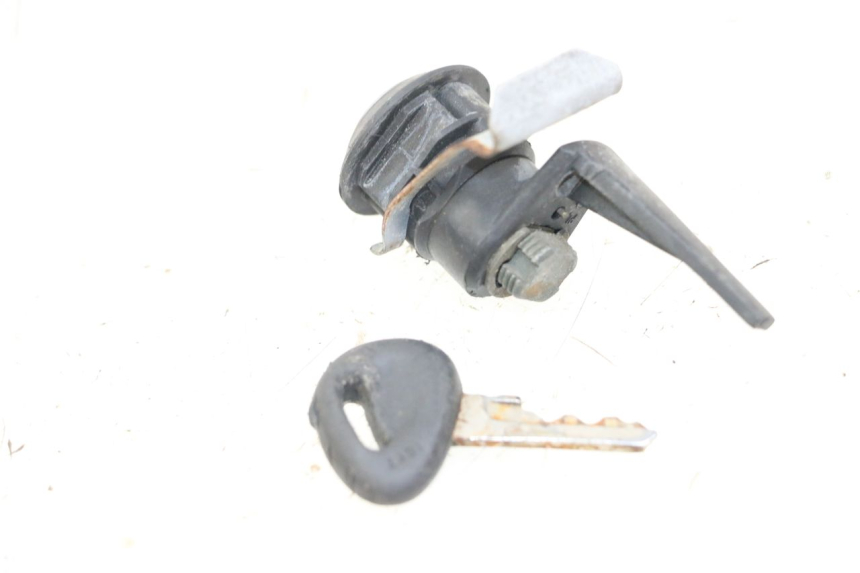 photo de SERRATURA SELLA PEUGEOT BUXY 50 (1993 - 1998) - Zoom sullo stato d'uso