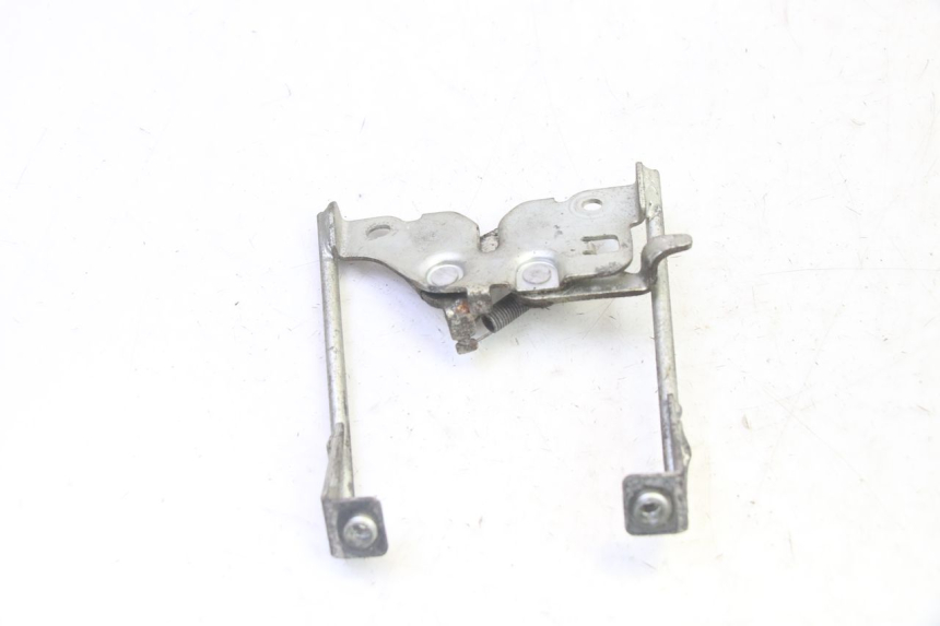 photo de SERRATURA SELLA HONDA CBF 125 (2009 - 2015) - Primo piano tecnico