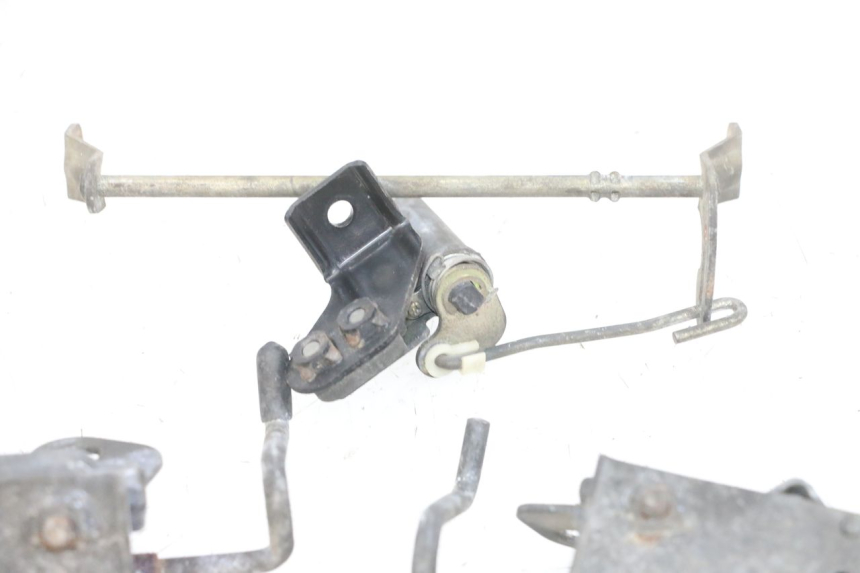 photo de SERRATURA SELLA KAWASAKI GPX R WARBIRD 600 (1988 - 1993) - Primo piano tecnico