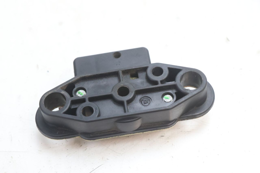 photo de SERRATURA SELLA SUZUKI GSR 600 (2005 - 2012) - Altra angolazione