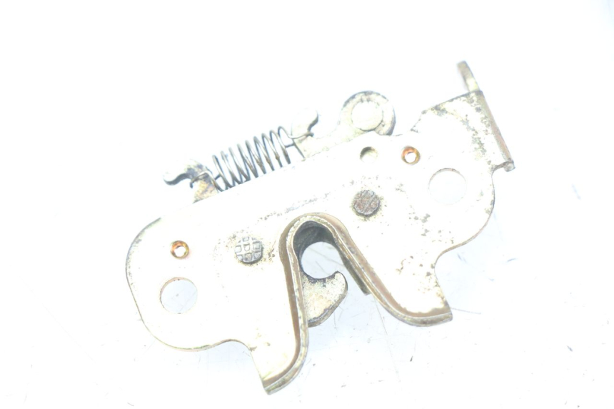 photo de SERRATURA SELLA PEUGEOT KISBEE 2T 50 (2010 - 2017) - Dettaglio del componente