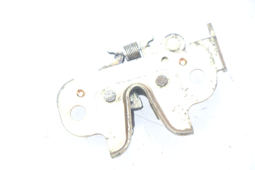 photo de SERRATURA SELLA PEUGEOT KISBEE 2T 50 (2010 - 2017) - Zoom sullo stato d'uso