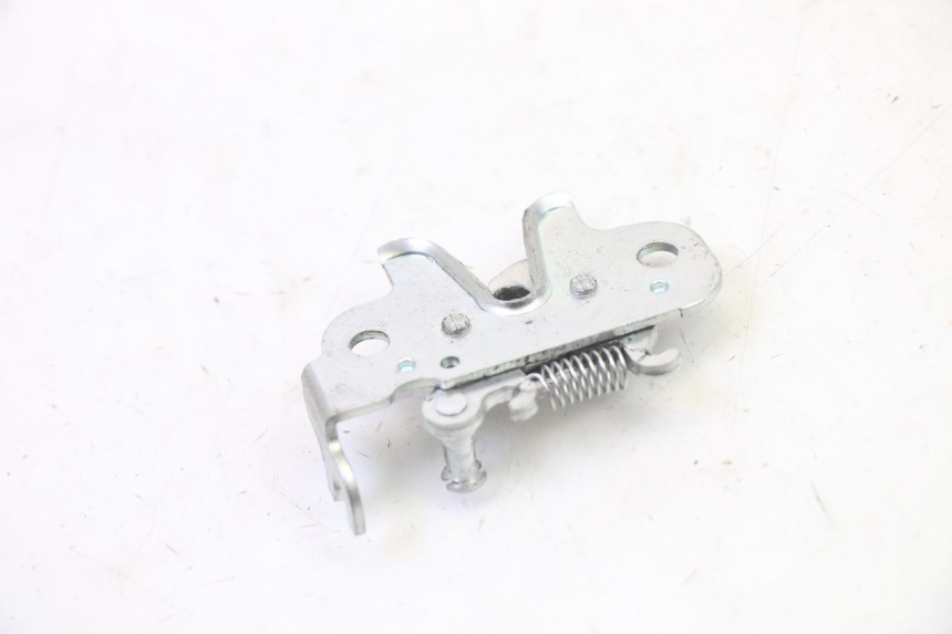 photo de SERRATURA SELLA PEUGEOT KISBEE 2T 50 (2010 - 2017) - Altra angolazione