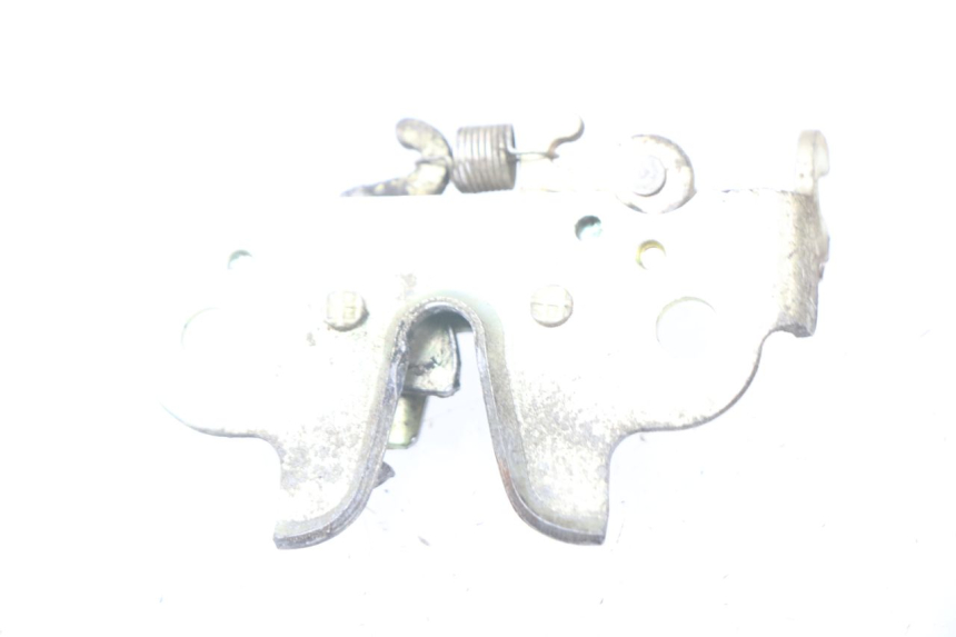 photo de SERRATURA SELLA PEUGEOT KISBEE 4T 50 (2010 - 2017) - Zoom sullo stato d'uso