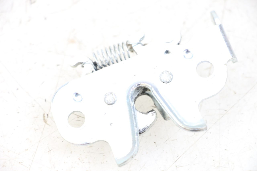 photo de SERRATURA SELLA PEUGEOT KISBEE 4T 50 (2018 - 2022) - Dettaglio del componente