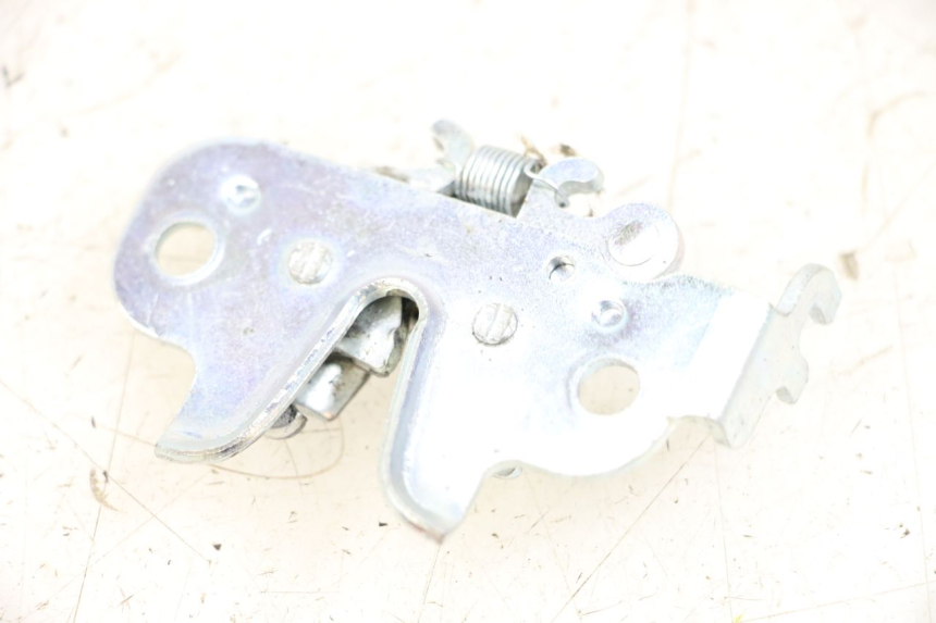 photo de SERRATURA SELLA PEUGEOT KISBEE 4T 50 (2018 - 2022) - Zoom sullo stato d'uso