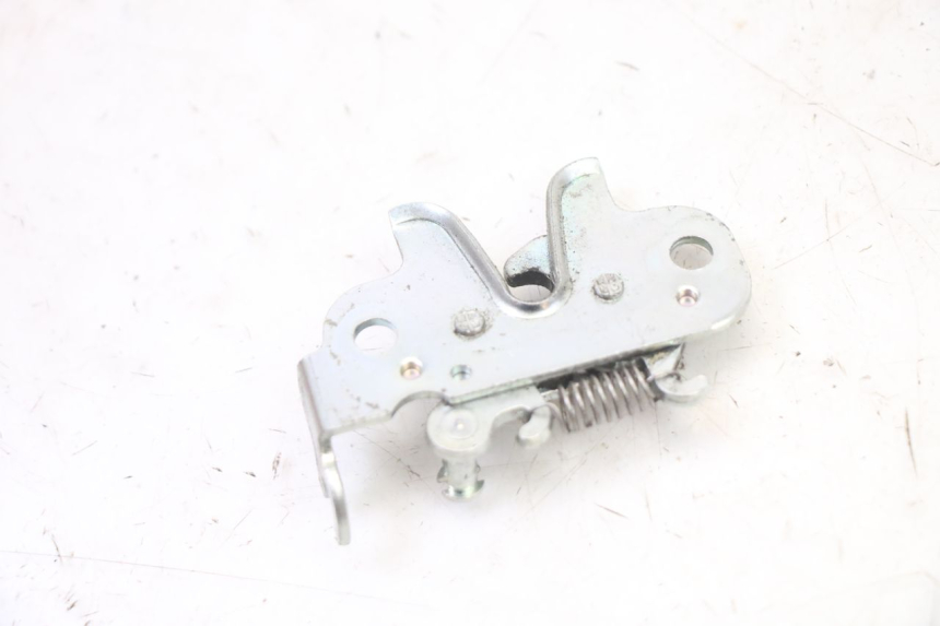 photo de SERRATURA SELLA PEUGEOT KISBEE 4T 50 (2018 - 2022) - Altra angolazione