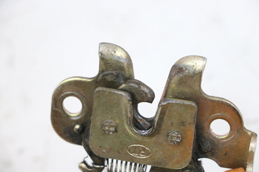 photo de SERRATURA SELLA PEUGEOT KISBEE 4T 50 (2010 - 2017) - Dettaglio del componente