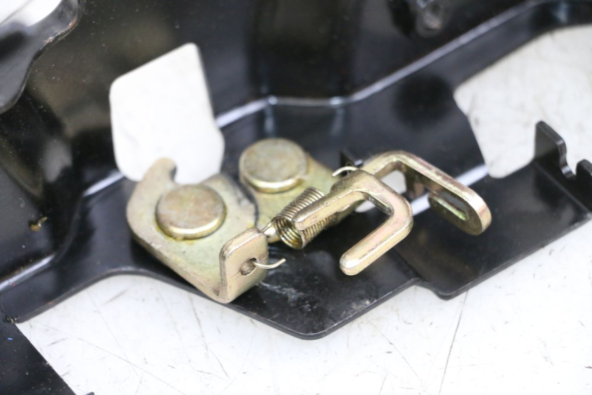 photo de SERRATURA SELLA SYM MIO 50 (2011 - 2017) - Dettagli dei punti di fissaggio