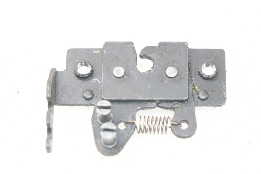 photo de Serratura sella PIAGGIO MP3 HPE 500 (2019 - 2022) - Dettaglio del componente