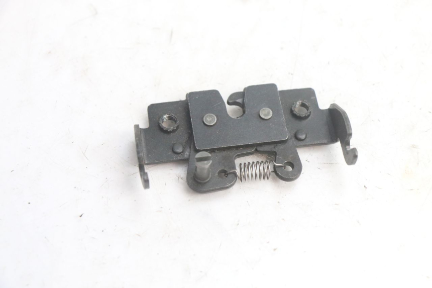 photo de SERRATURA SELLA PIAGGIO MP3 125 (2006 - 2014) - Dettaglio del componente