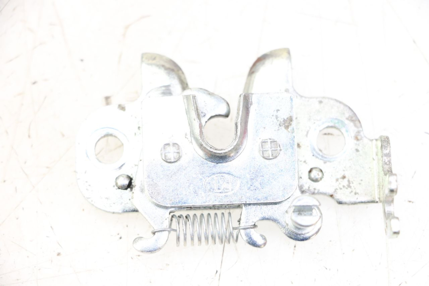 photo de SERRATURA SELLA PEUGEOT KISBEE 4T 50 (2018 - 2022) - Dettaglio del componente