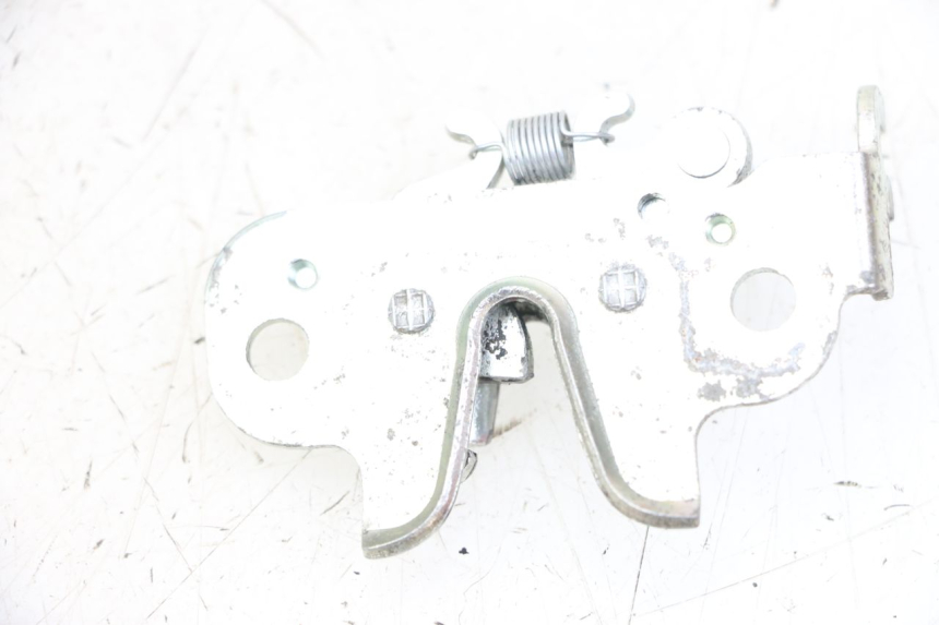 photo de SERRATURA SELLA PEUGEOT KISBEE 4T 50 (2018 - 2022) - Zoom sullo stato d'uso