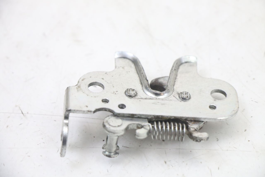 photo de SERRATURA SELLA PEUGEOT KISBEE 4T 50 (2018 - 2022) - Altra angolazione