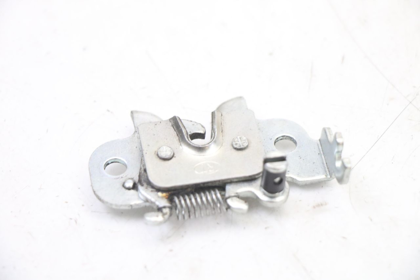 photo de SERRATURA SELLA PEUGEOT KISBEE 4T 50 (2018 - 2022) - Dettaglio del componente