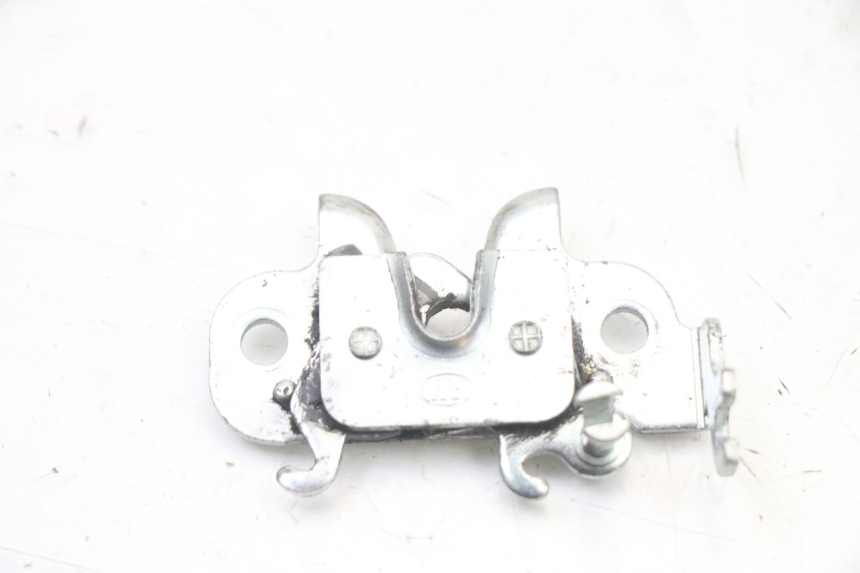 photo de SERRATURA SELLA PEUGEOT KISBEE 4T 50 (2018 - 2022) - Dettaglio del componente