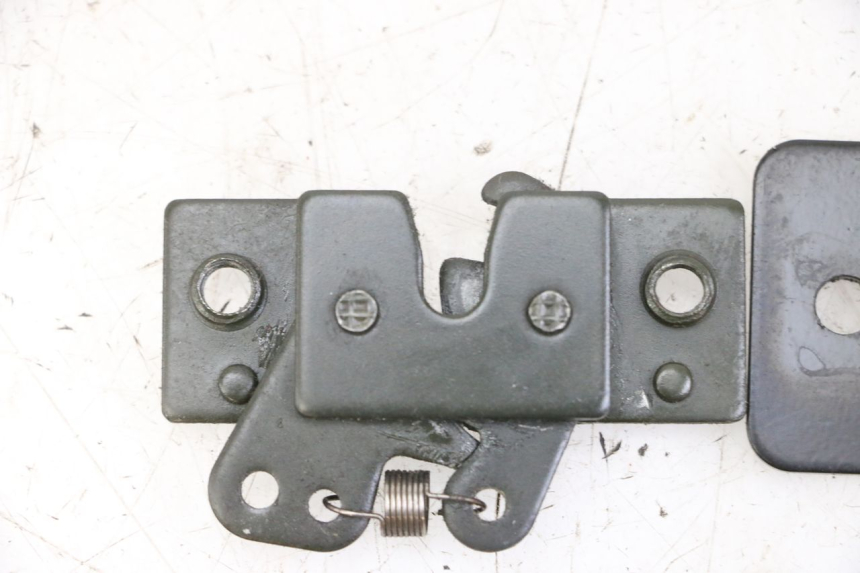 photo de Serratura sella PEUGEOT SATELIS 125 (2013 - 2018) - Altra angolazione