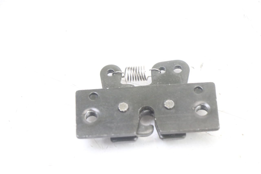 photo de SERRATURA SELLA PEUGEOT SATELIS COMPRESSOR K15 125 (2006 - 2009) - Zoom sullo stato d'uso