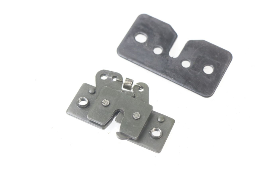 photo de SERRATURA SELLA PEUGEOT SATELIS COMPRESSOR K15 125 (2006 - 2009) - Zoom sullo stato d'uso