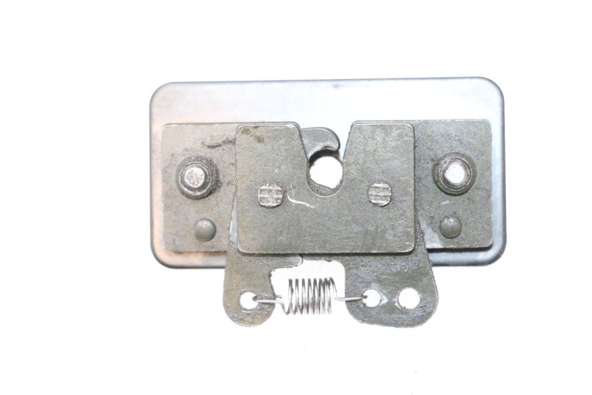 photo de SERRATURA SELLA PEUGEOT SATELIS COMPRESSOR K15 125 (2006 - 2009) - Dettaglio del componente