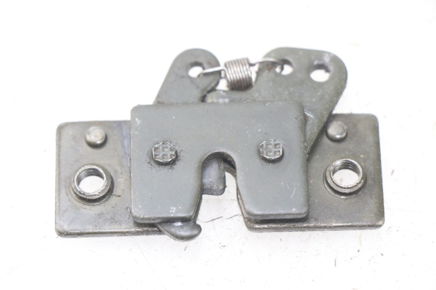 photo de Serratura sella PEUGEOT SATELIS 125 (2013 - 2018) - Dettaglio del componente