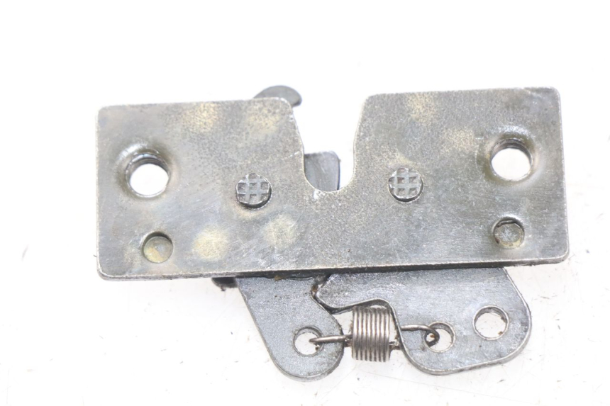 photo de Serratura sella PEUGEOT SATELIS 125 (2013 - 2018) - Zoom sullo stato d'uso