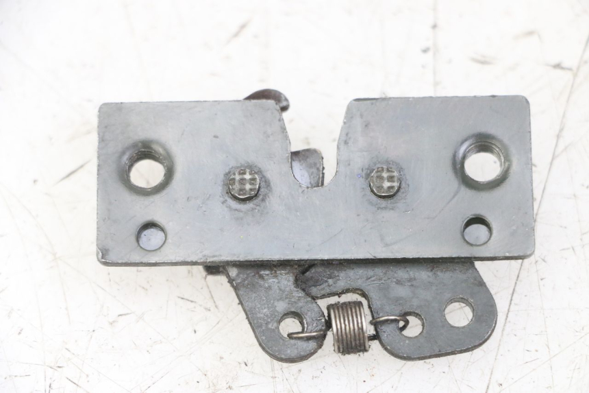 photo de Serratura sella PEUGEOT SATELIS 125 (2013 - 2018) - Zoom sullo stato d'uso