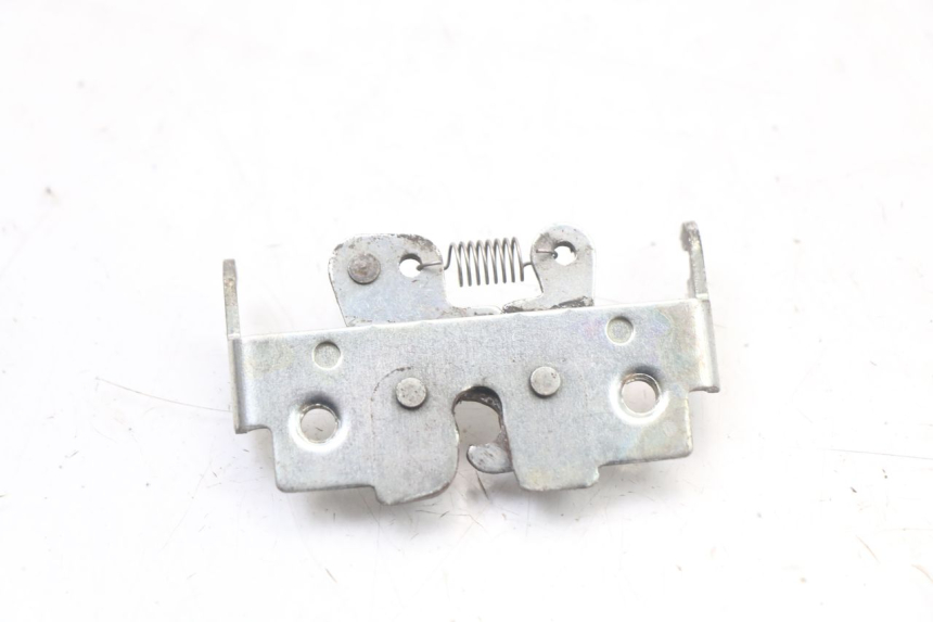 photo de Serratura sella SUZUKI BURGMAN 125 (2007 - 2014) - Zoom sullo stato d'uso